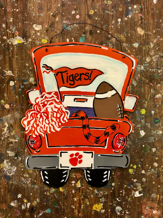 TAKE-HOME Seasonal Doorhangers 22"